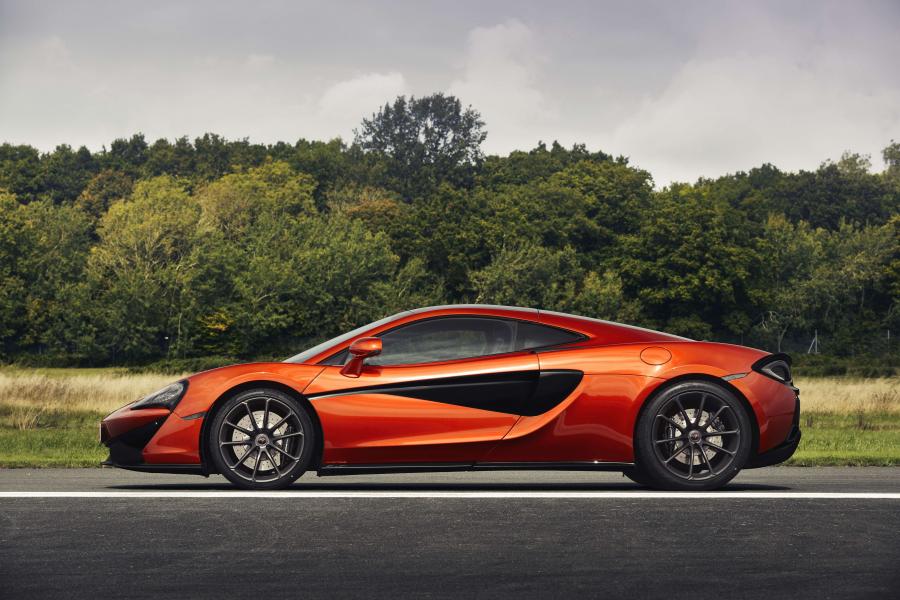  McLaren 570GT Black Pack 2018 года  (UK) (фото 3 из 3)